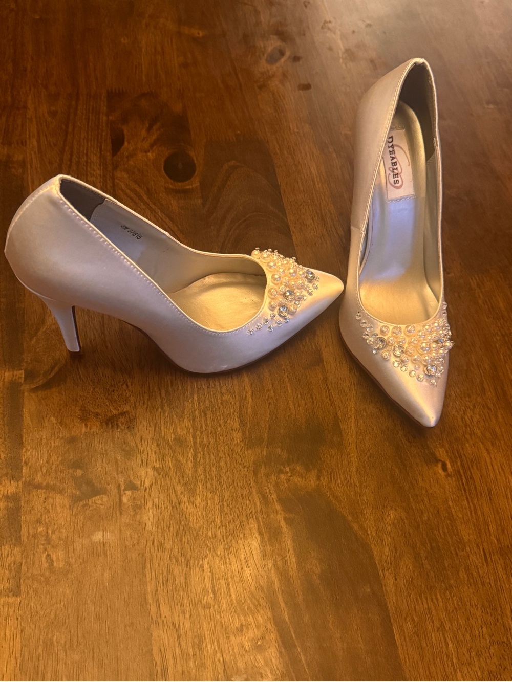 Satin Embellished High Heel Pump in Ivory